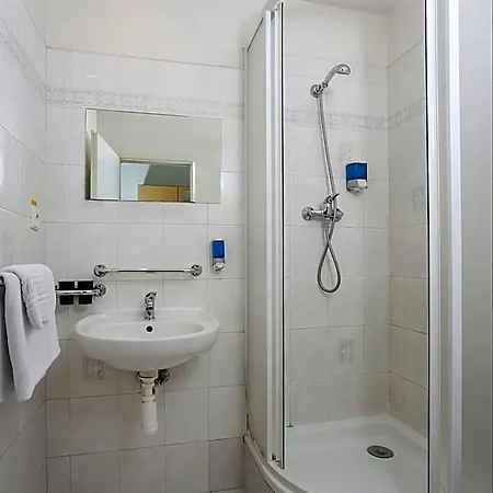 Club Hotel