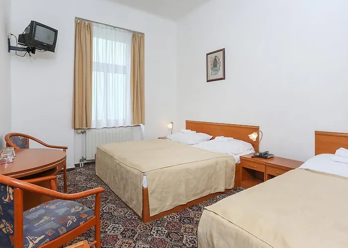 Club Hotel
