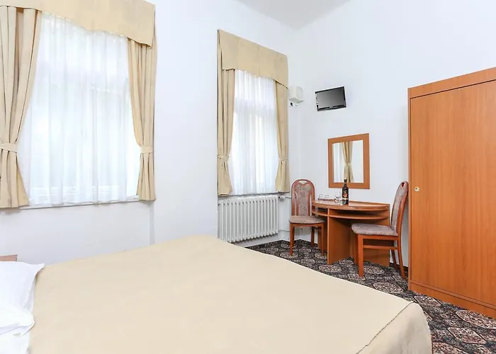 Club Hotel 3*