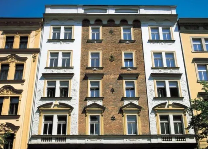 Club Hotel 3*