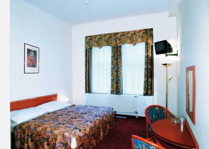 Club Hotel 3*