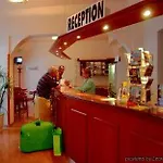 Club Hotel 3*
