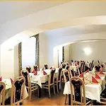 Club Hotel